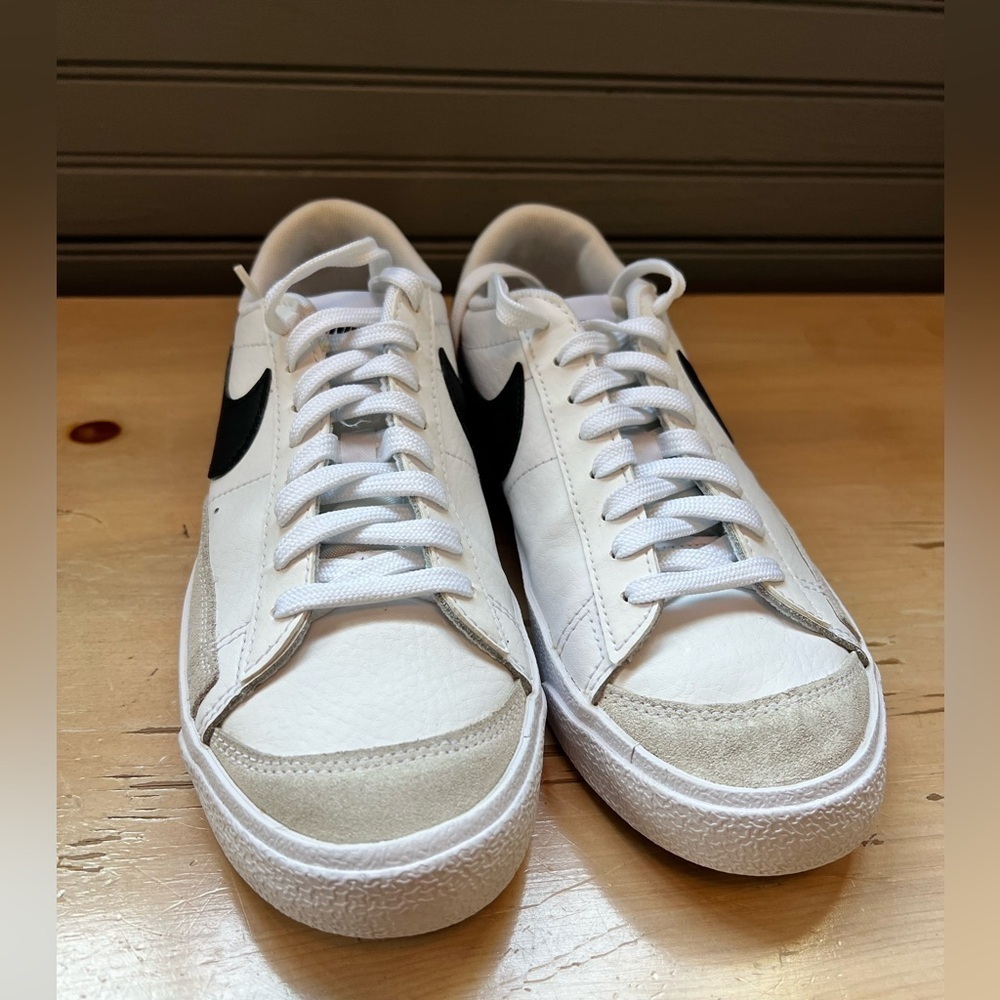 Size 6.5 (GS) - Nike Blazer Low 77 White Black - Picture 3 of 9